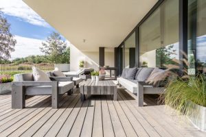 Avoir une belle terrasse à Verneuil-le-Chateau 